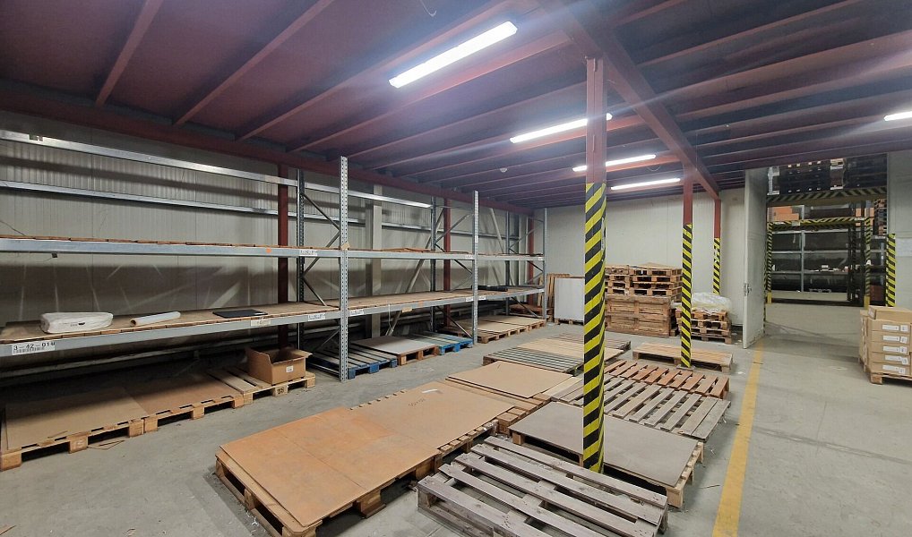 Pronájem skladovacích prostor 1 045 m², Králův Dvůr – náhled fotky 18