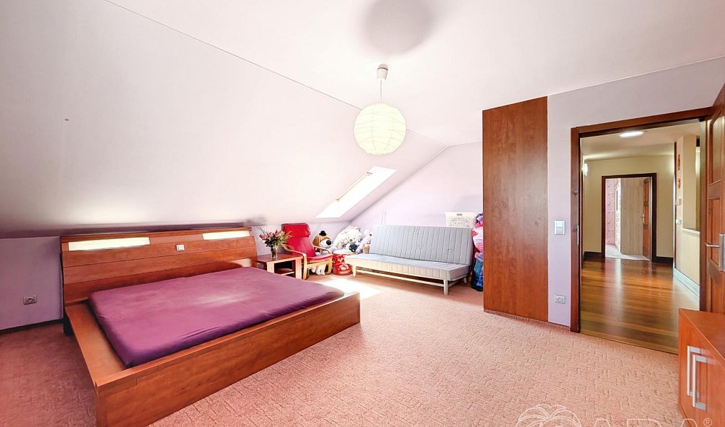 Prodej domu 373 m² s pozemkem 2 175 m², Libeř – náhled fotky 24