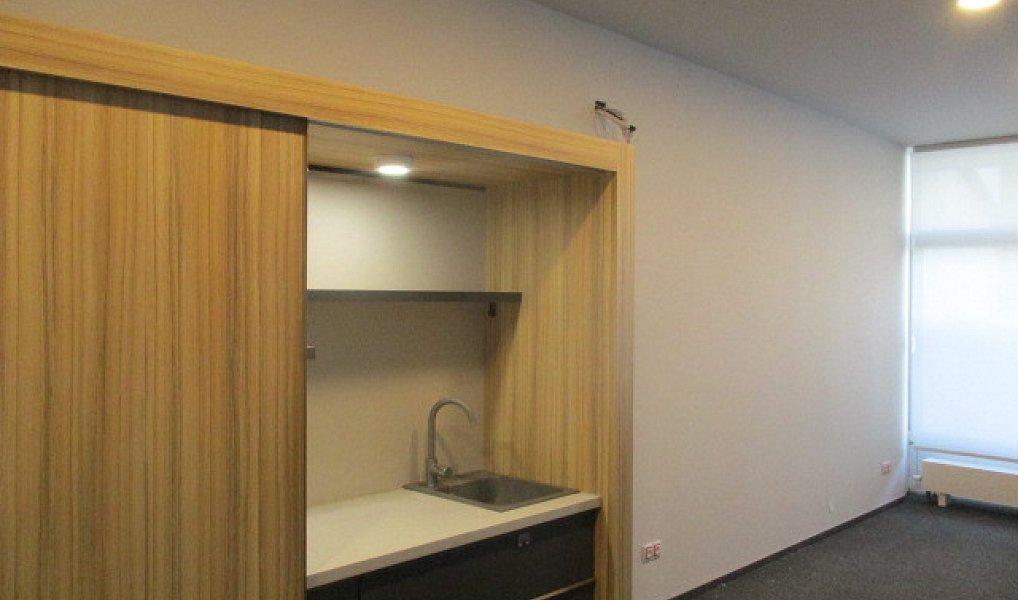 Pronájem obchodních prostor 45 m², Břeclav – náhled fotky 4