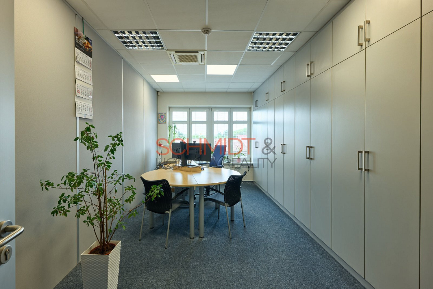 Pronájem kanceláře 187 m² – fotografie 3