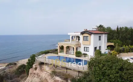Prodej domu 200 m² s pozemkem 700 m², Esentepe, Kypr