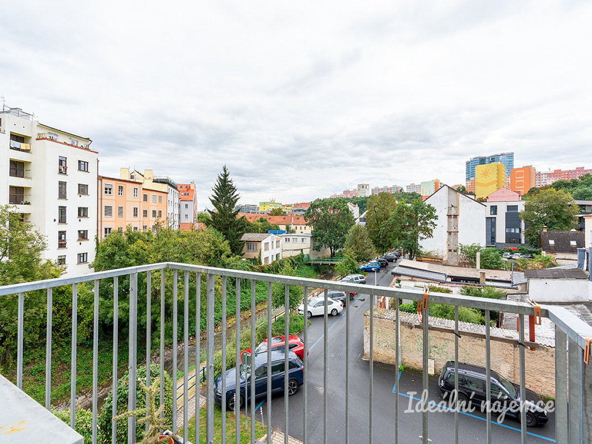 Pronájem bytu 3+kk 63 m² – fotografie 2