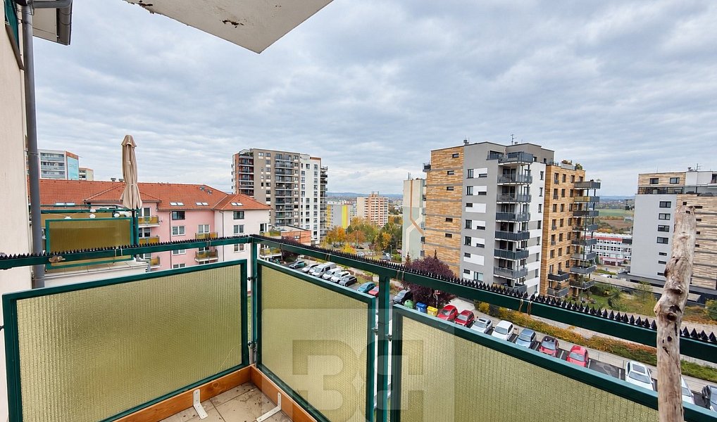 Pronájem bytu 1+kk 34 m², Praha – náhled fotky 2