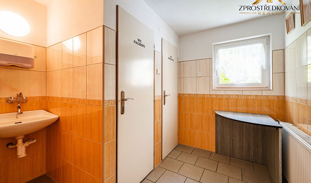 Prodej domu 259 m² s pozemkem 605 m², Kraslice – náhled fotky 33
