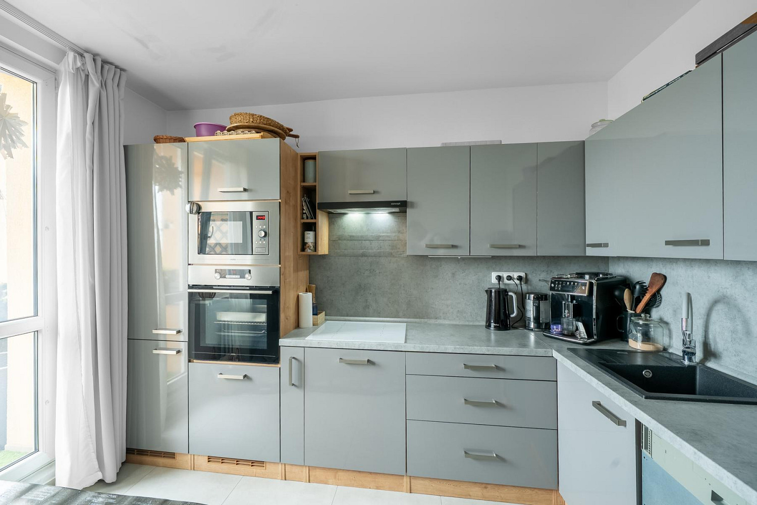 Pronájem bytu 3+1 70 m² – pohled 2