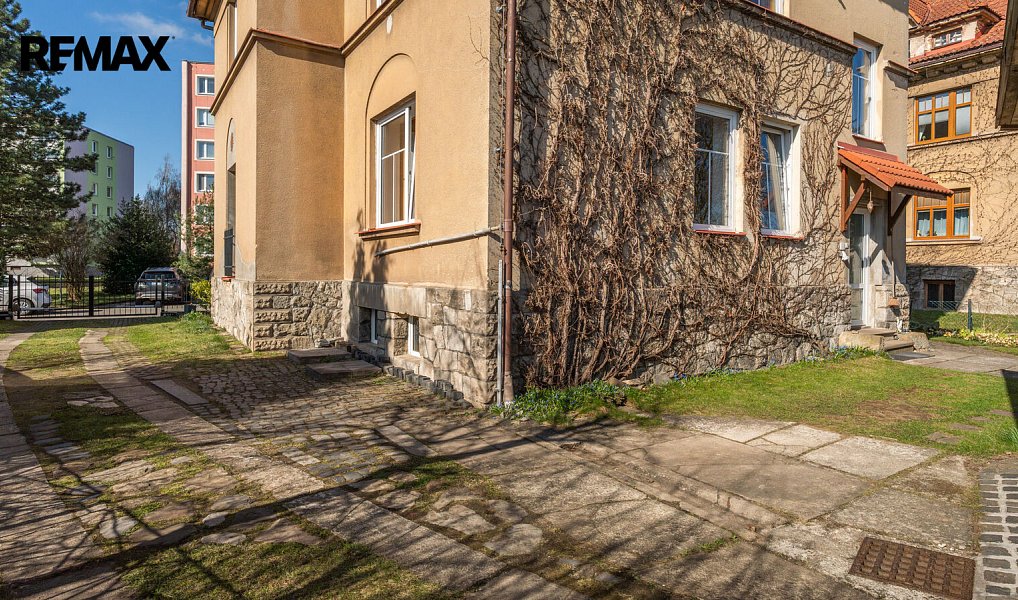 Prodej domu 294 m² s pozemkem 813 m², Nový Bor – náhled fotky 36