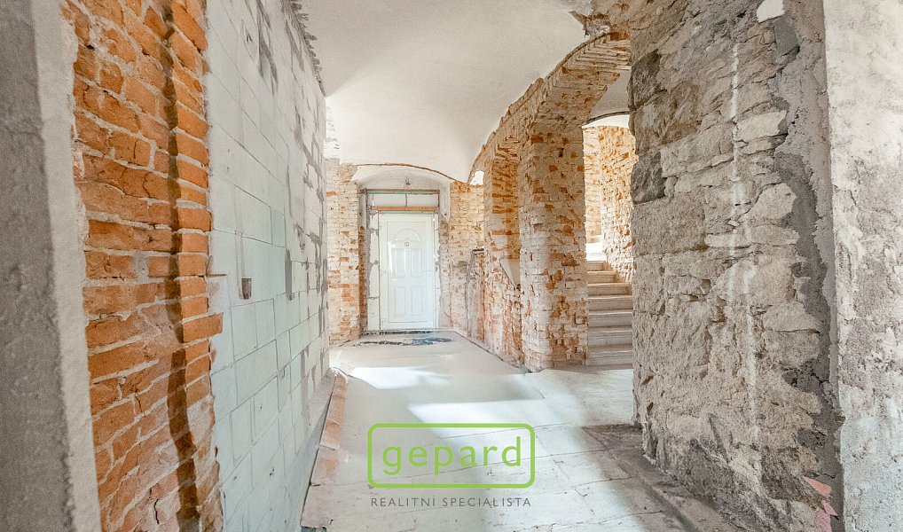 Prodej domu 388 m² s pozemkem 3 321 m², Kanina – náhled fotky 12