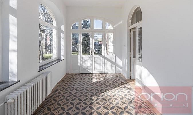 Pronájem domu 827 m² s pozemkem 8 770 m² – fotografie 3