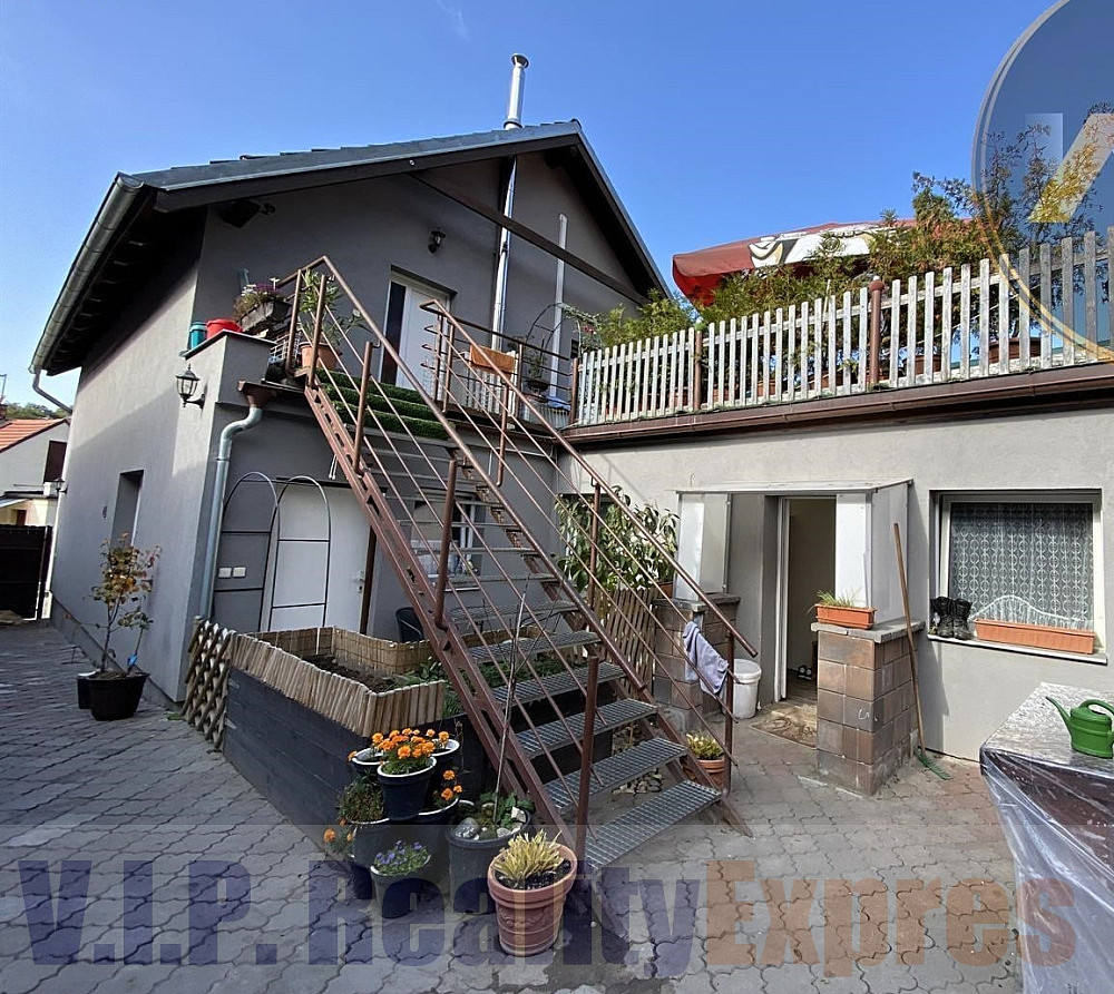 Prodej domu 224 m² s pozemkem 419 m² – fotografie 2