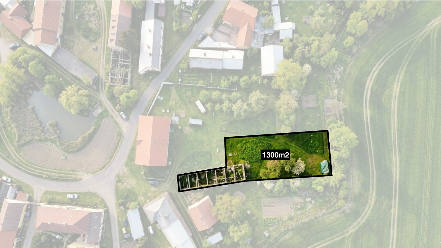 Prodej stavebního pozemku 1 300 m² – fotografie 2