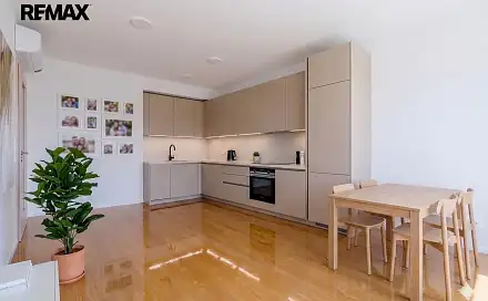 Pronájem bytu 3+kk 94 m²