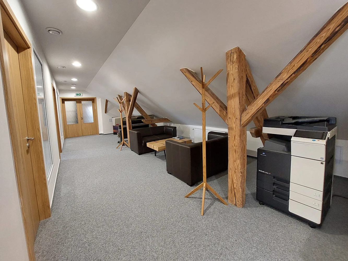 Pronájem kanceláře 111 m² – fotografie 2