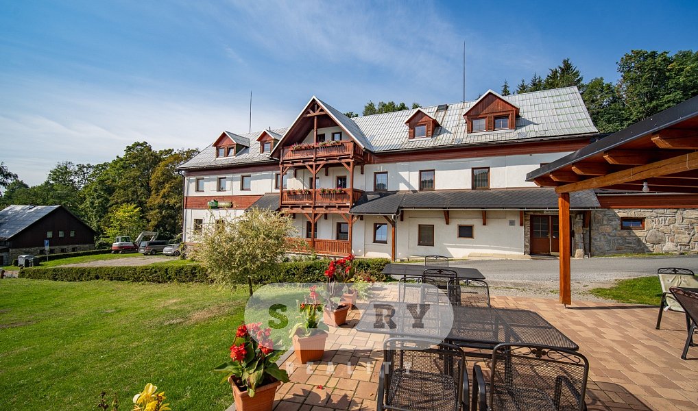 Prodej chaty/chalupy 1 407 m² s pozemkem 5 009 m², Staré Město – náhled fotky 2