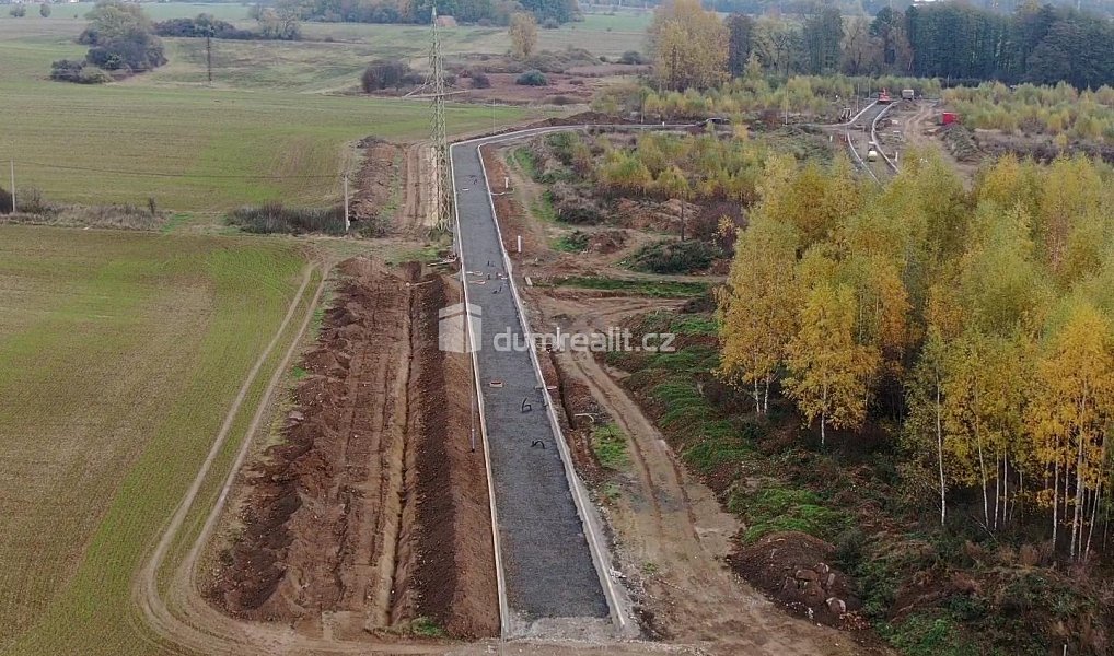 Prodej stavebního pozemku 1 659 m², Ostrov – náhled fotky 10