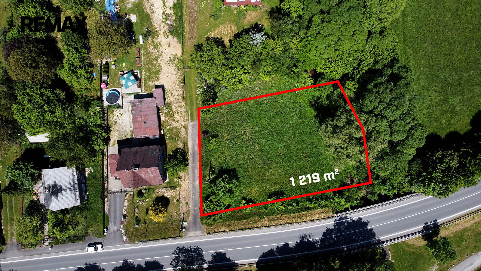 Prodej stavebního pozemku 1 200 m²