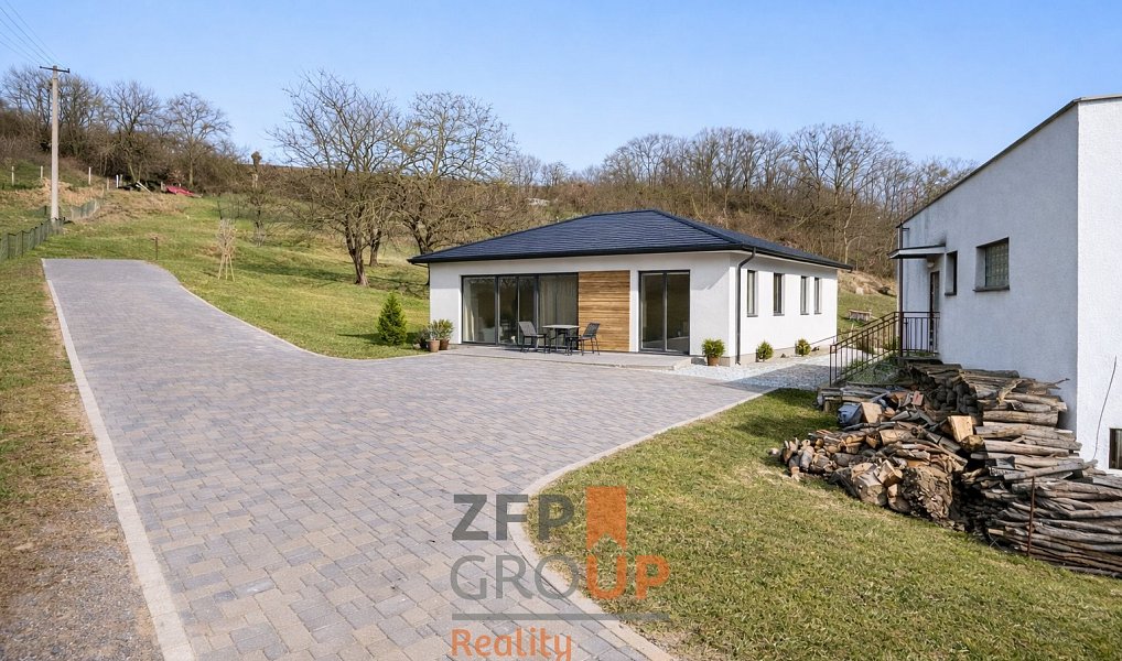 Prodej stavebního pozemku 730 m², Košíky – náhled fotky 3