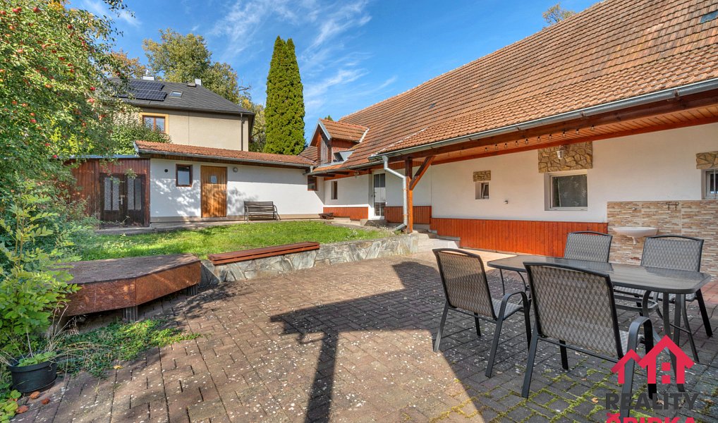 Prodej domu 213 m² s pozemkem 1 204 m², Lukavice – náhled fotky 3