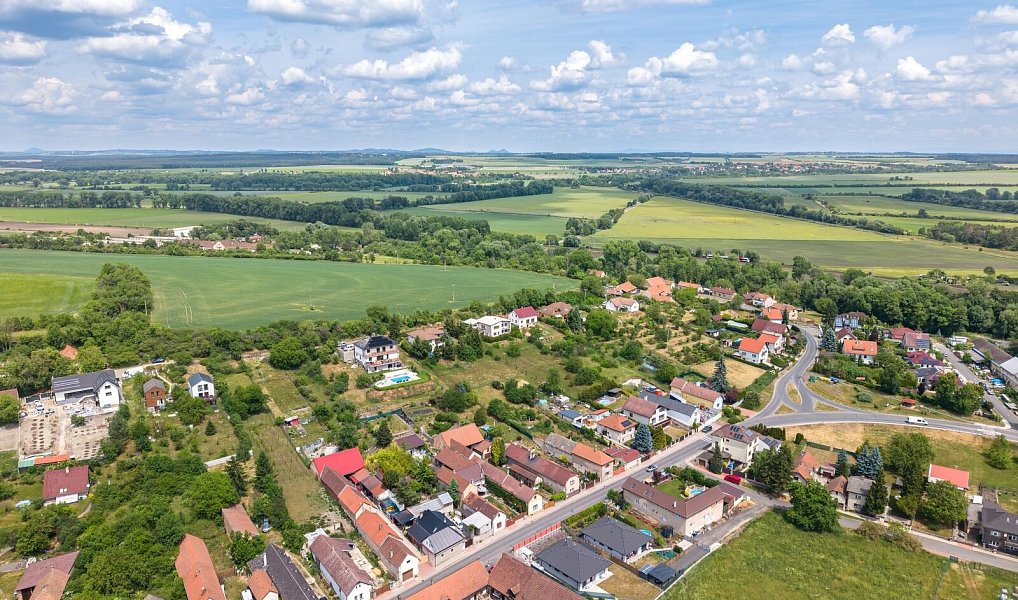 Prodej stavebního pozemku 886 m², Všetaty – náhled fotky 5