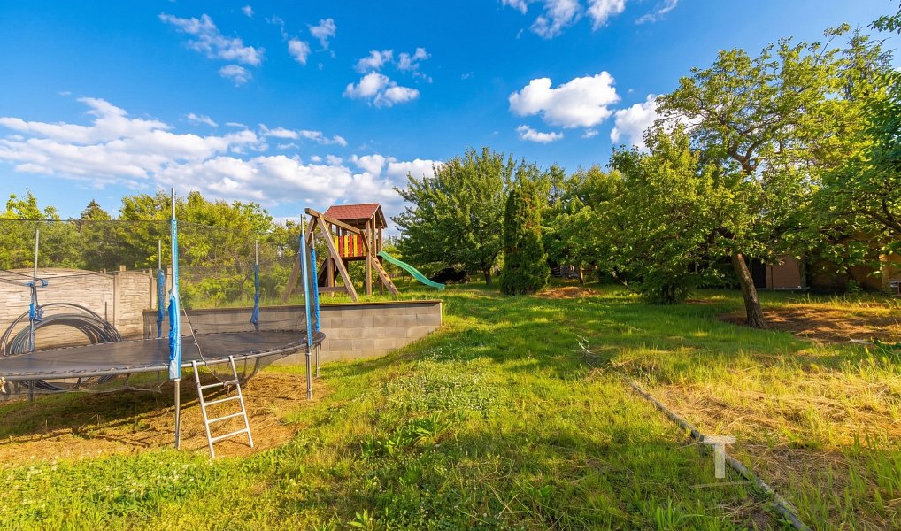 Prodej domu 245 m² s pozemkem 1 569 m², Miroslav – náhled fotky 17