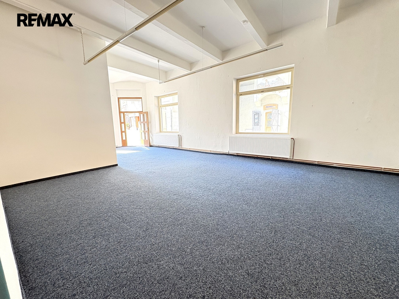 Pronájem obchodních prostor 54 m² – fotografie 3