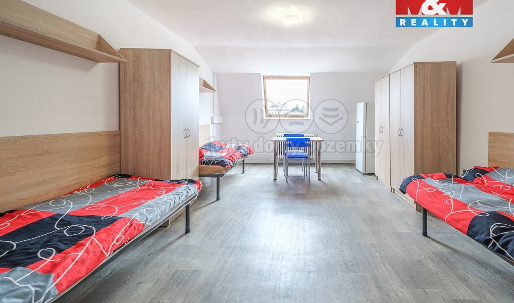 Prodej nájemního domu, činžáku 1 318 m², Cheb – náhled fotky 3