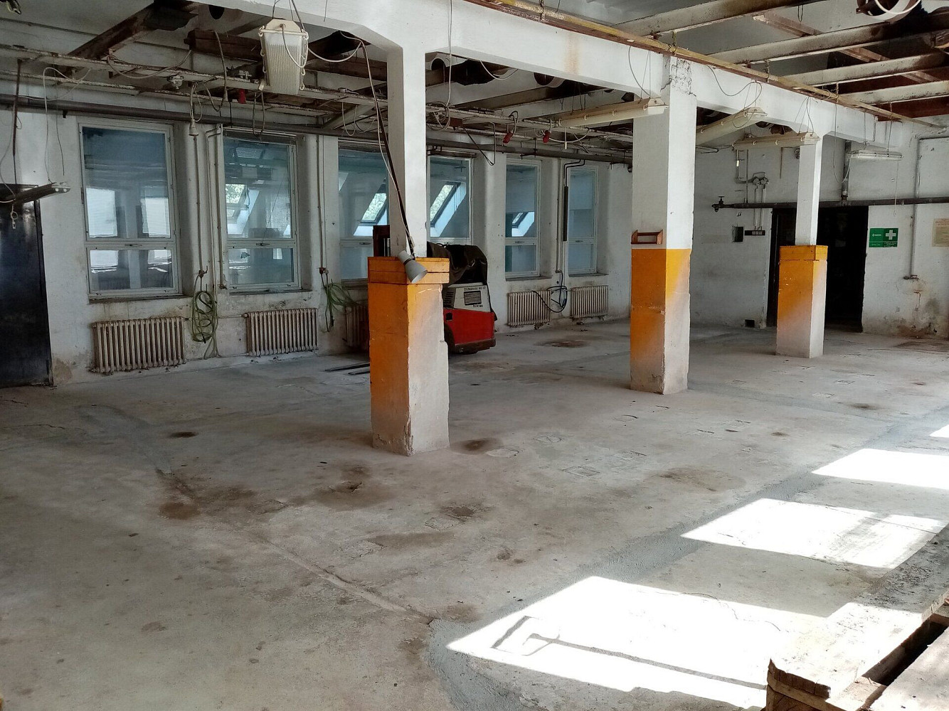 Pronájem skladovacích prostor 193 m² – fotografie 3