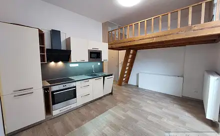 Pronájem bytu 1+kk 32 m², Nákladní, Opava - Předměstí