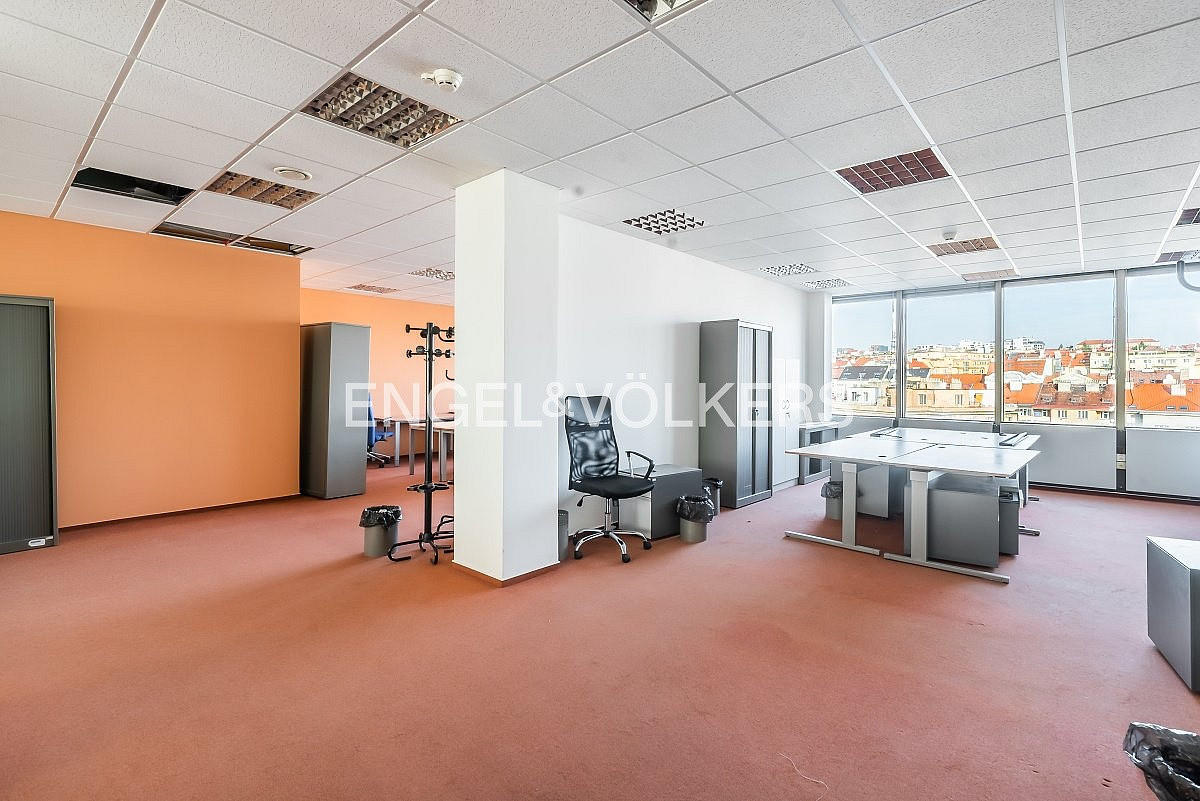 Pronájem kanceláře 147 m² – fotografie 2