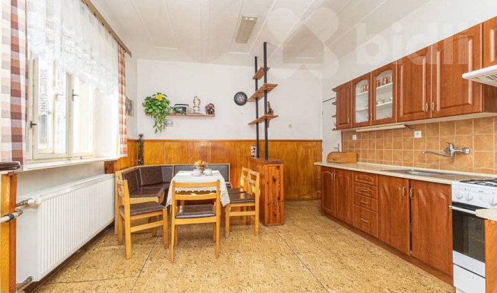 Prodej domu 279 m² s pozemkem 2 398 m², Okřesaneč – náhled fotky 27