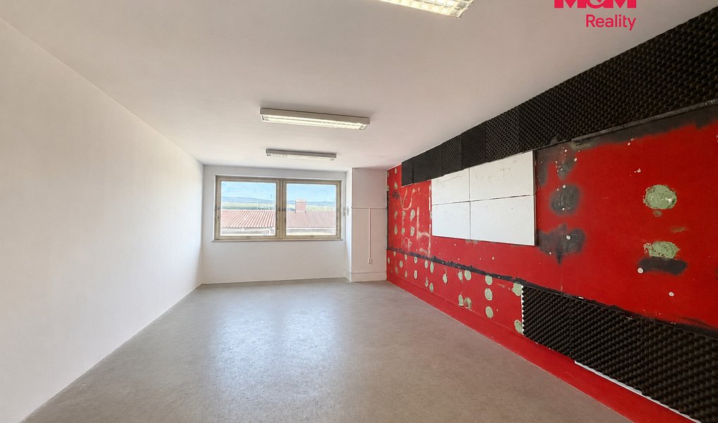 Pronájem kanceláře 3 000 m², Teplice – náhled fotky 2