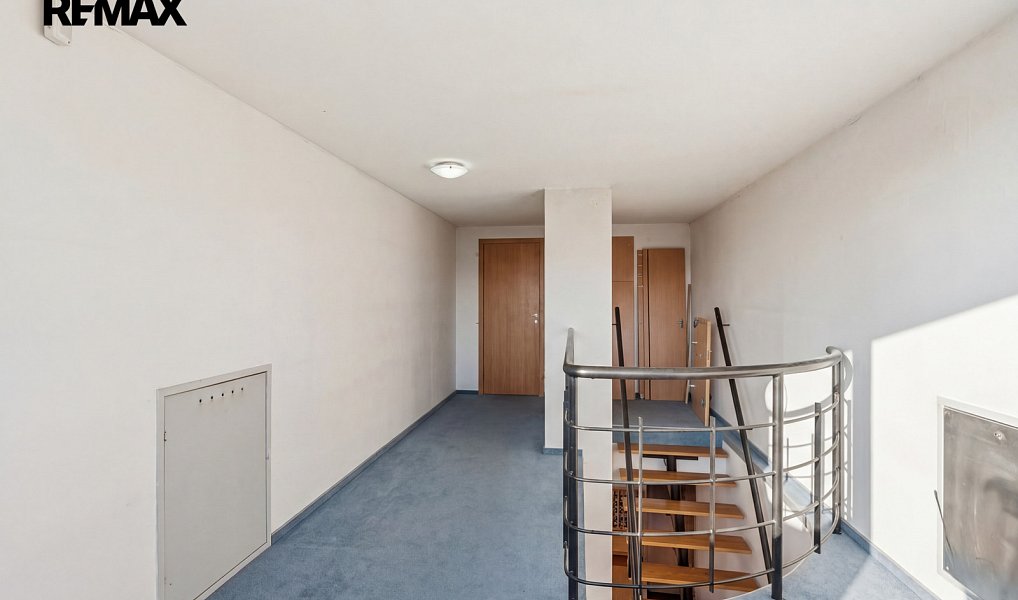 Prodej domu 311 m² s pozemkem 4 029 m², Velké Popovice – náhled fotky 34