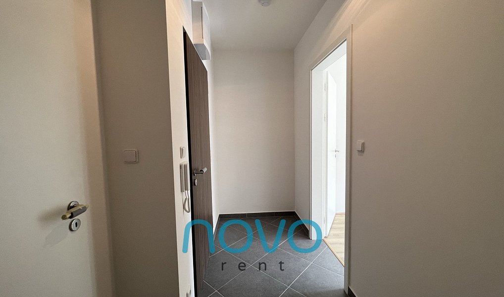Pronájem bytu 1+kk 34 m², Praha – náhled fotky 11