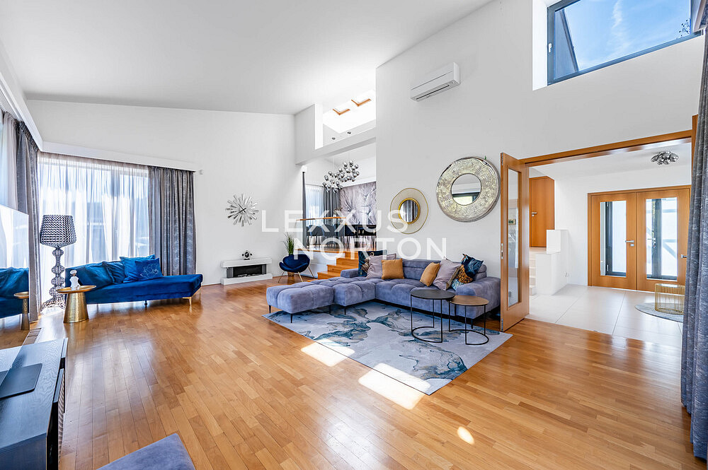 Prodej domu 337 m² s pozemkem 1 069 m² — photo 2