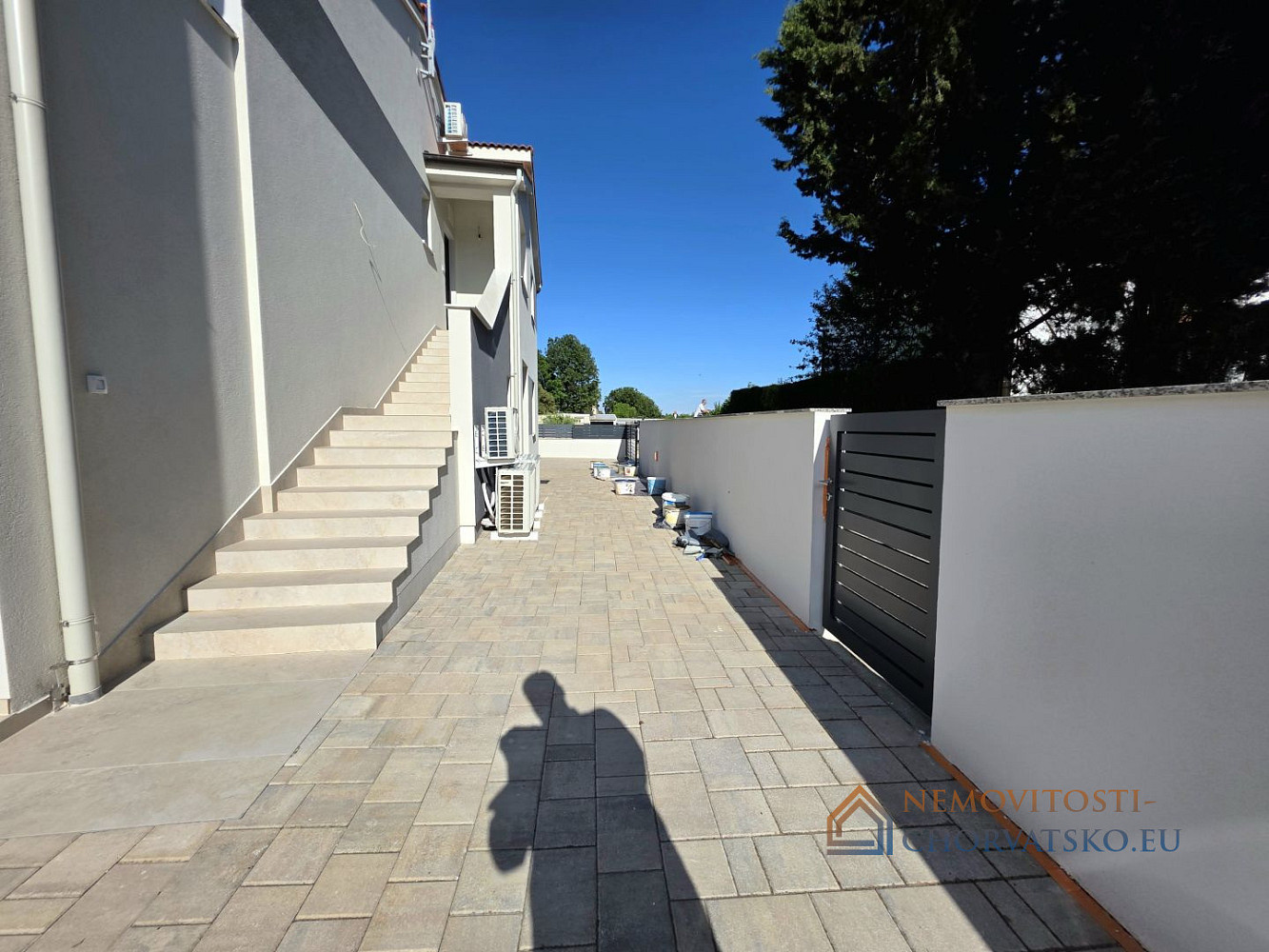 Prodej domu 195 m² s pozemkem 305 m² - Widok 4