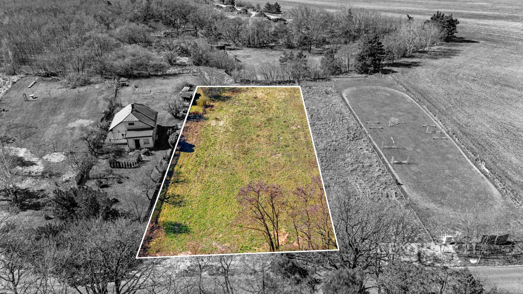 Prodej stavebního pozemku 2 504 m² – fotografie 3