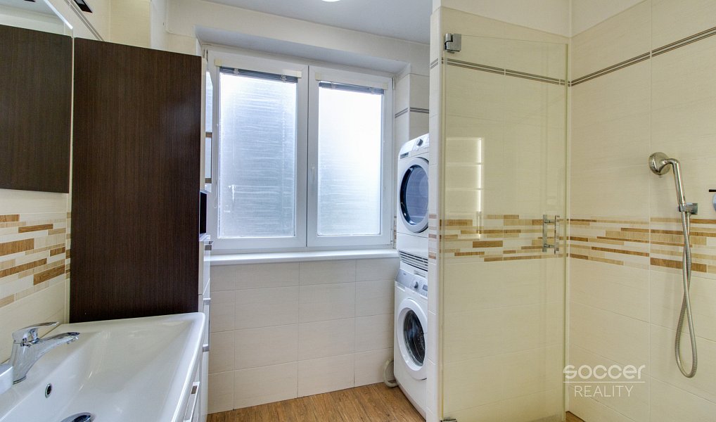 Pronájem bytu 3+kk 70 m², Praha – náhled fotky 12