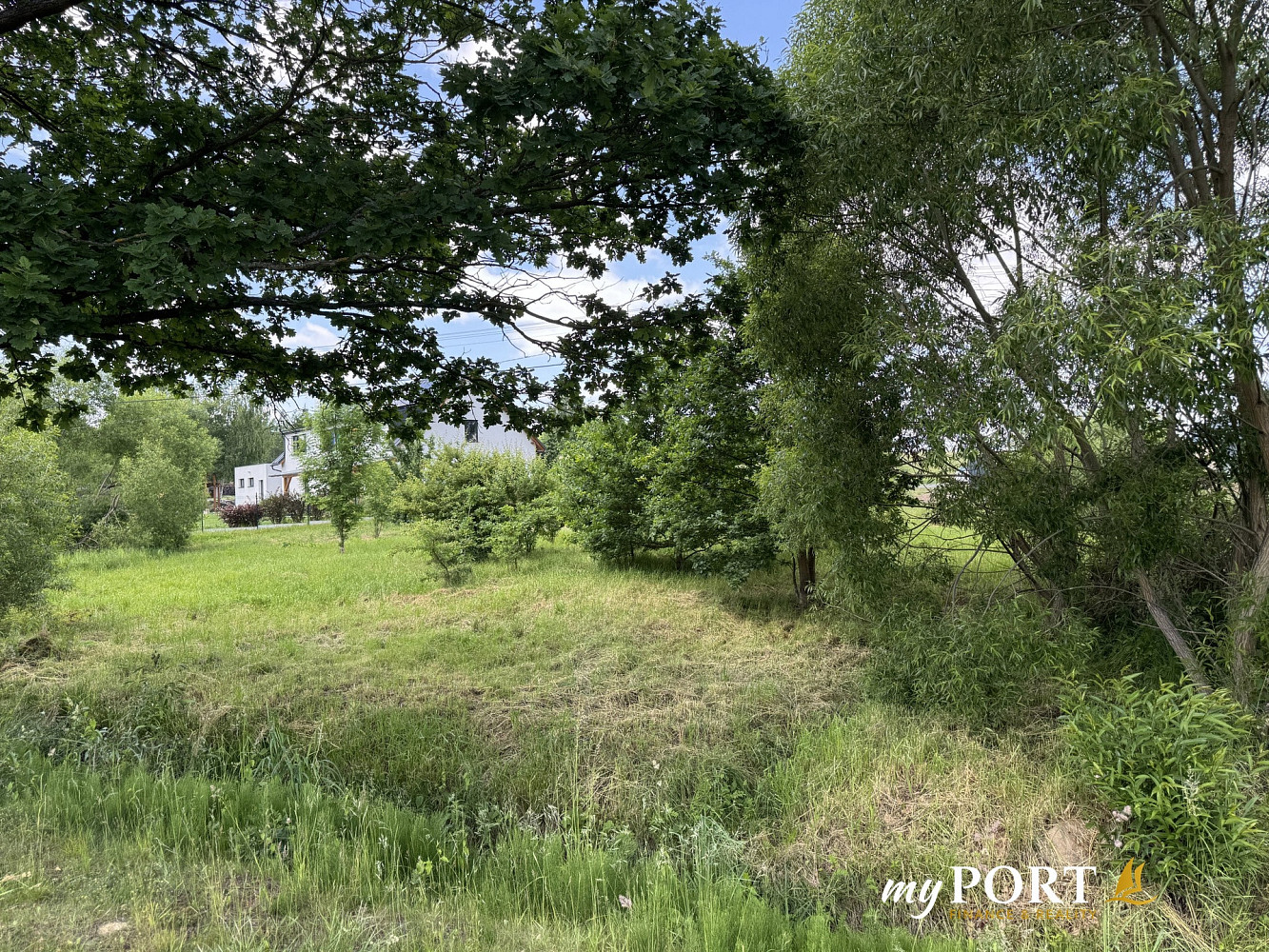 Prodej stavebního pozemku 1 294 m²