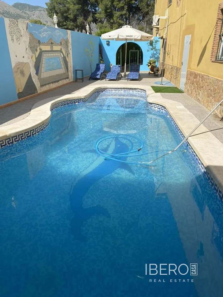 Prodej domu 350 m² s pozemkem 1 000 m² — photo 2