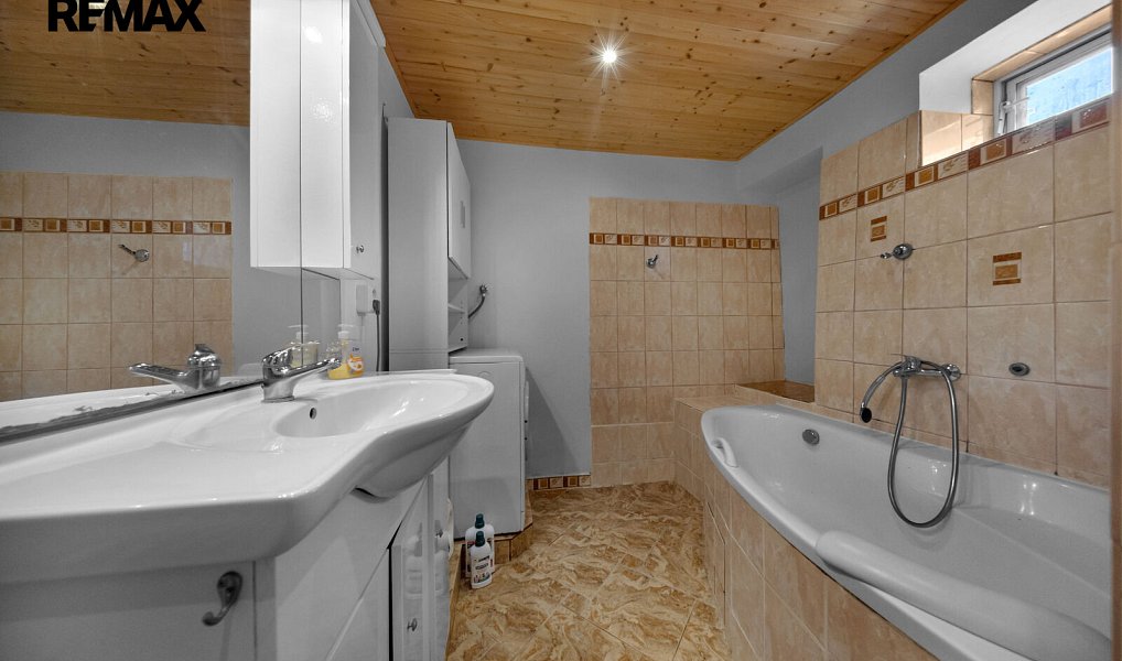Prodej domu 100 m² s pozemkem 175 m², Luká – náhled fotky 14