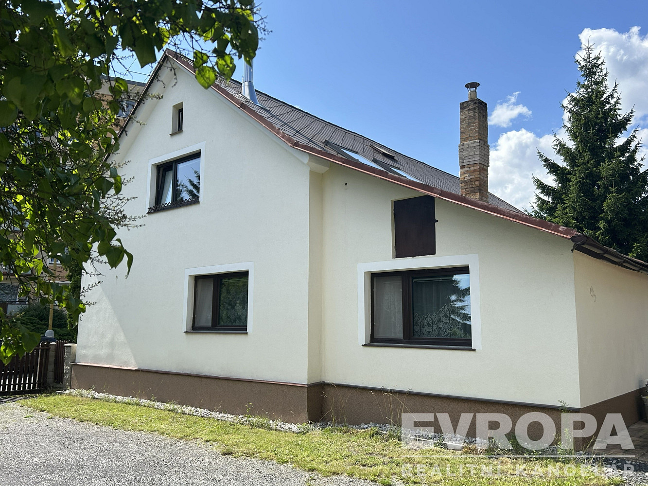 Prodej domu 250 m² s pozemkem 2 264 m² – fotografie 2
