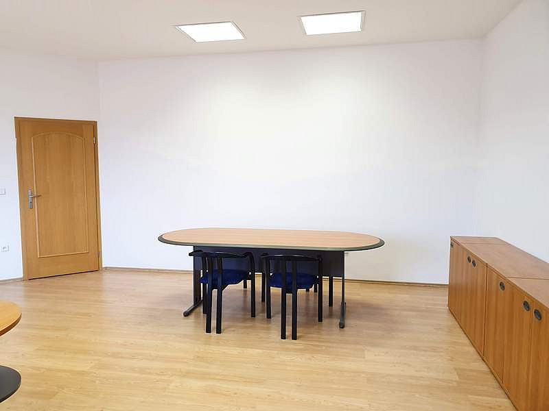 Pronájem kanceláře 33 m² – fotografie 4