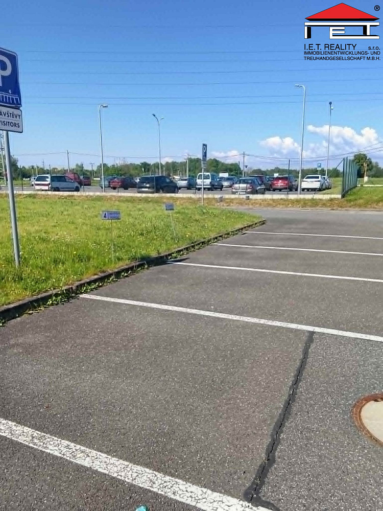 Pronájem kanceláře 227 m² — photo 2