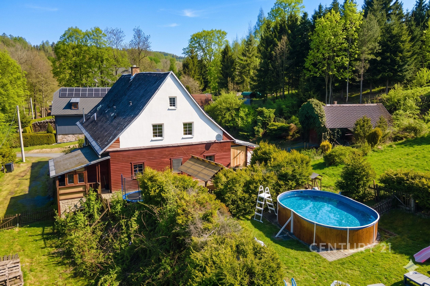 Prodej domu 293 m² s pozemkem 2 682 m²