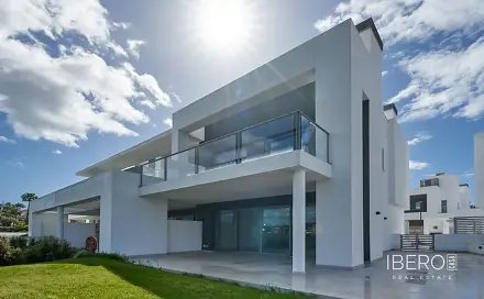 Prodej domu 287 m² s pozemkem 325 m², San Pedro de Alcántara, Španělsko