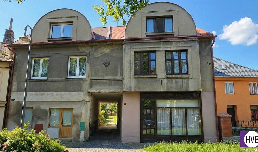 Prodej domu 300 m² s pozemkem 213 m², Dobrovice – náhled fotky 3