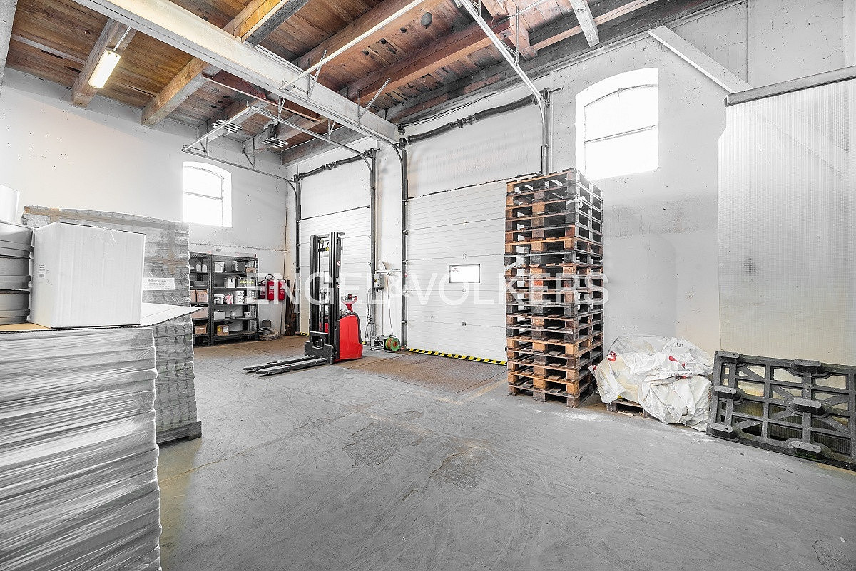 Pronájem výrobních prostor 3 032 m² – fotografie 3
