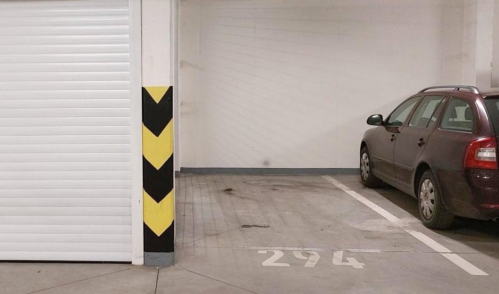 Prodej garážového stání 12 m², Praha – náhled fotky 2