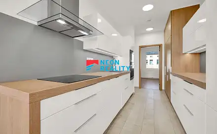 Pronájem bytu 3+kk 77 m²