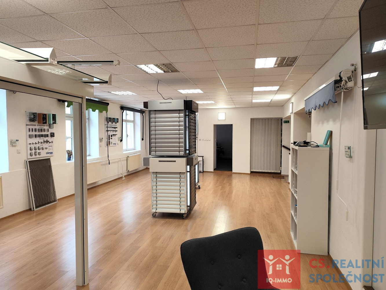 Prodej obchodních prostor 326 m² – pohled 2