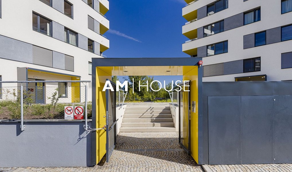 Pronájem bytu 2+kk 66 m², Praha – náhled fotky 16
